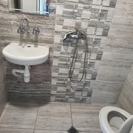 ели 2*