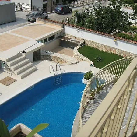 Eli Guest house 2*